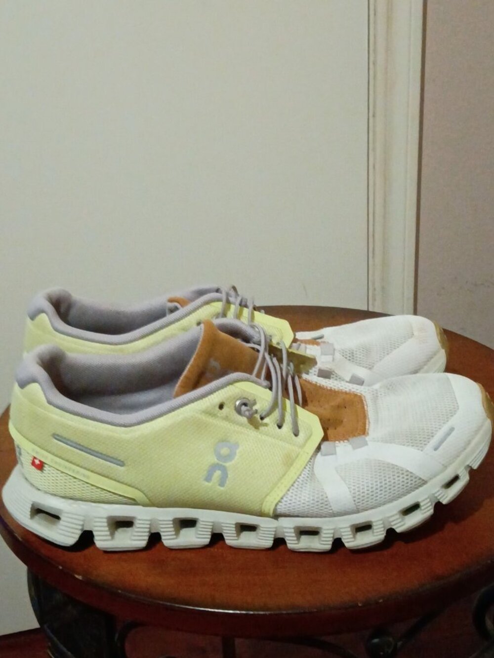 On Cloud Shoes Womens Size 9.5 White Lime CloudTec Running Sneakers 59.98362